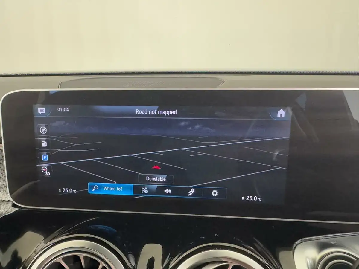 2020-mercedes-benz-glb-class-20d-glb220d-amg-line-premium-7-big-41