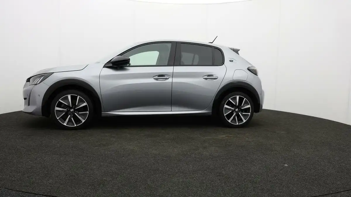 2021-peugeot-208-e-gt-premium-big-59