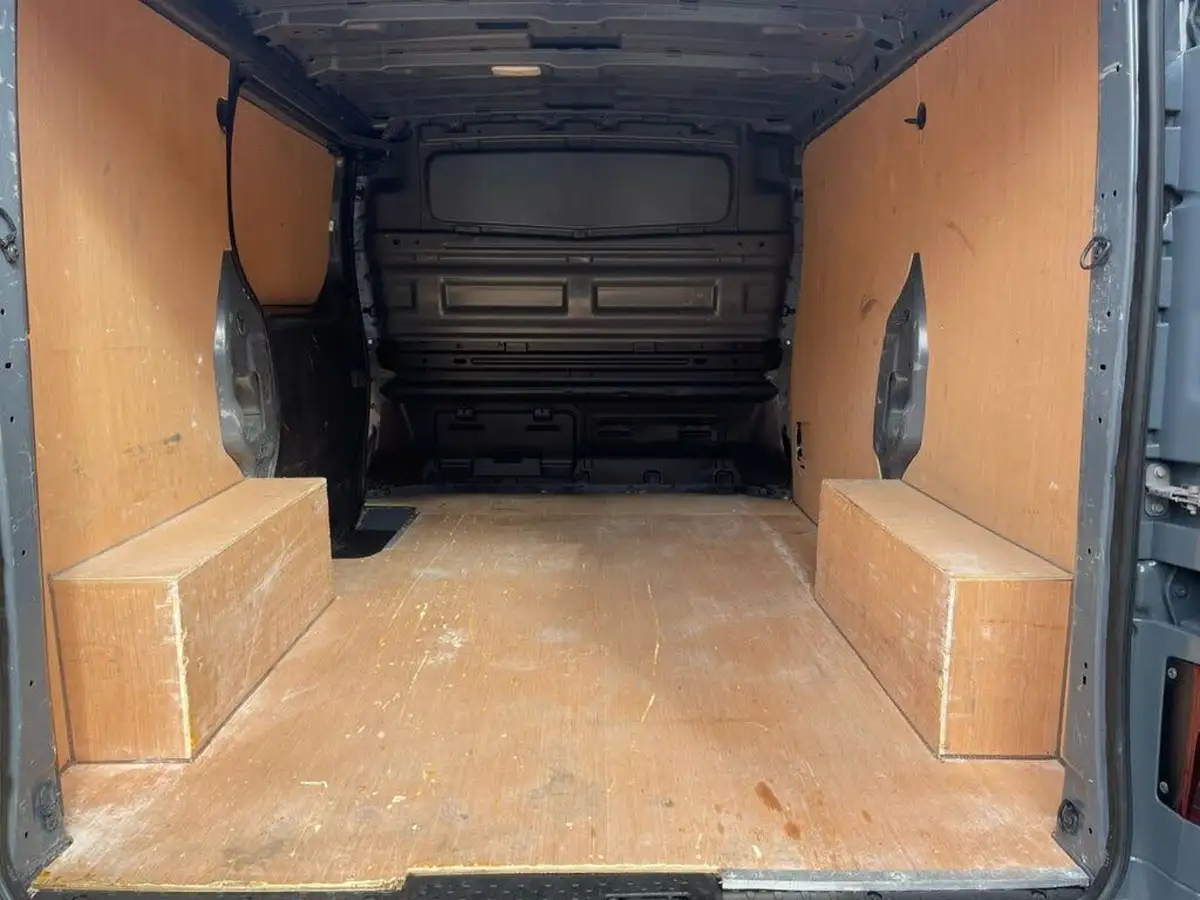 2020-renault-trafic-20dci-sl28-energy-145-black-edition-big-2