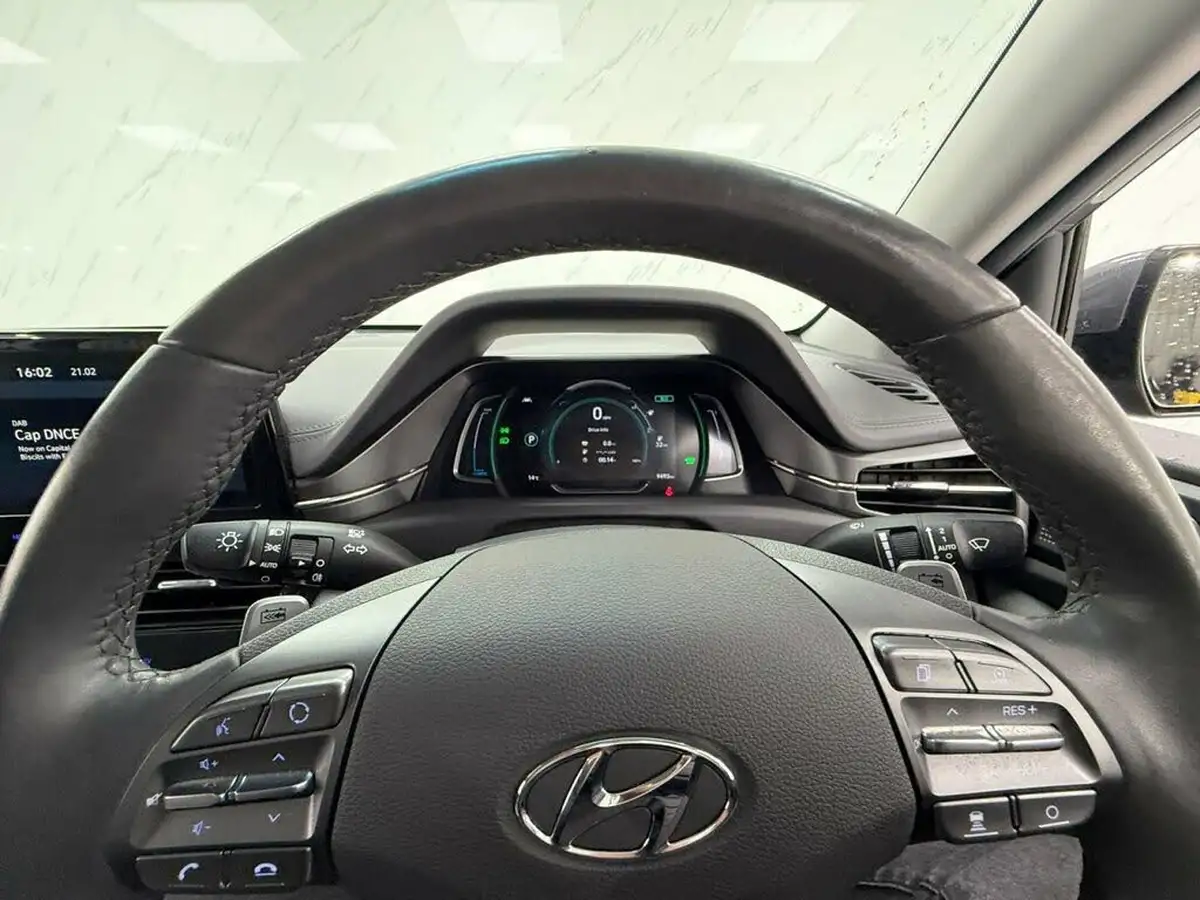 2020-hyundai-ioniq-e-premium-se-electric-100kw-big-16