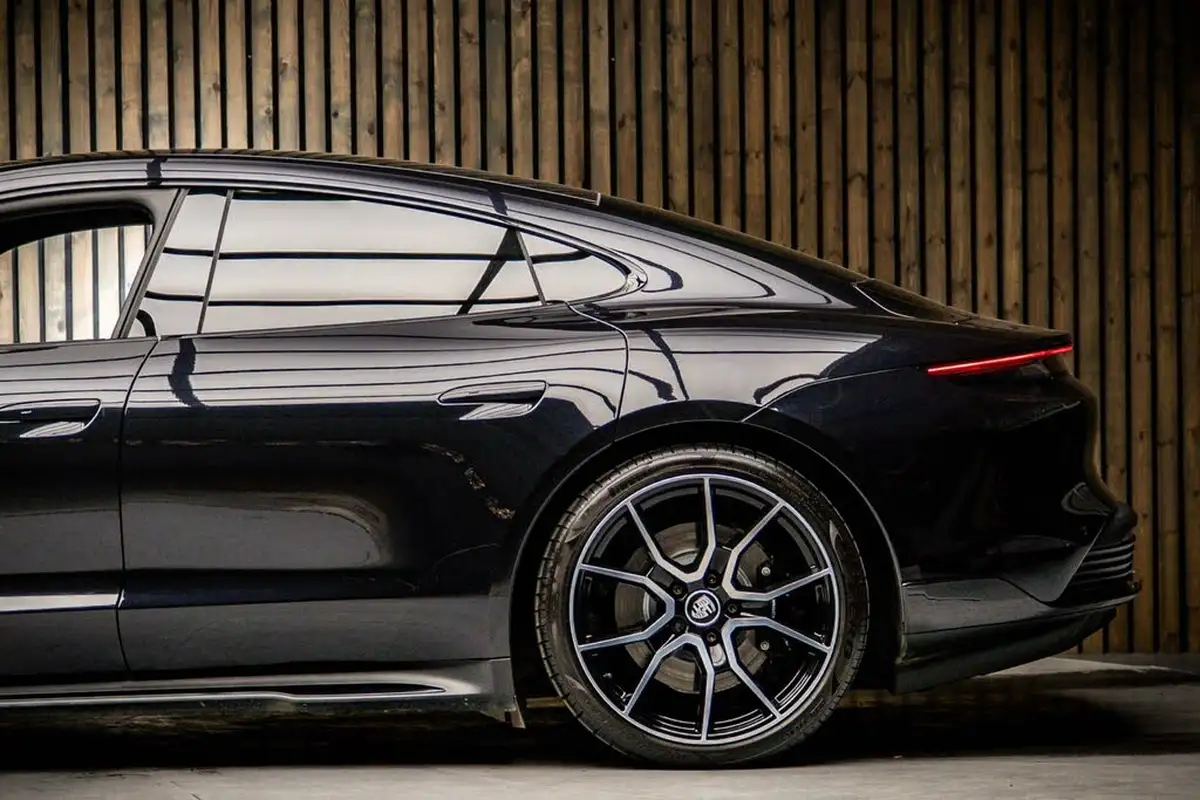 2023-porsche-taycan-e-4s-530ps-big-17