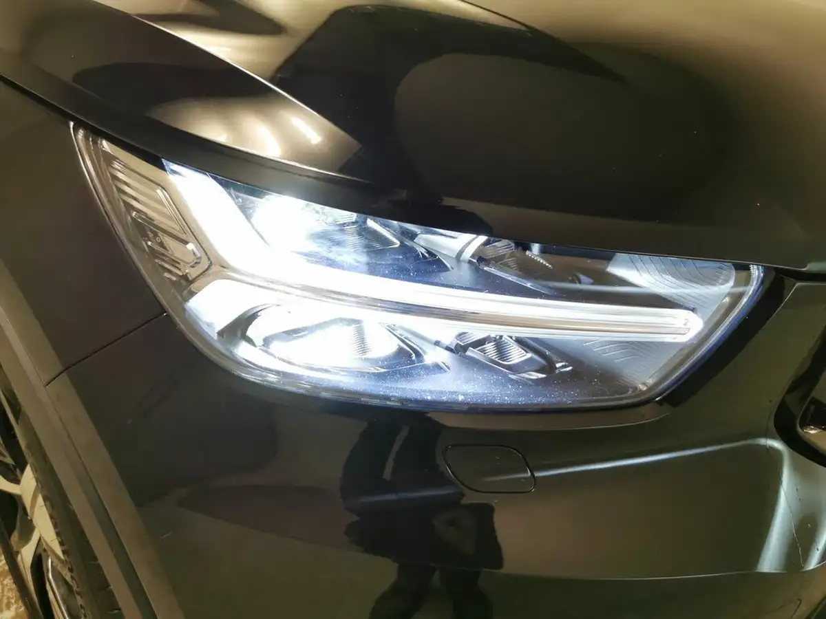 2021-volvo-xc40-e-twin-recharge-plus-big-3