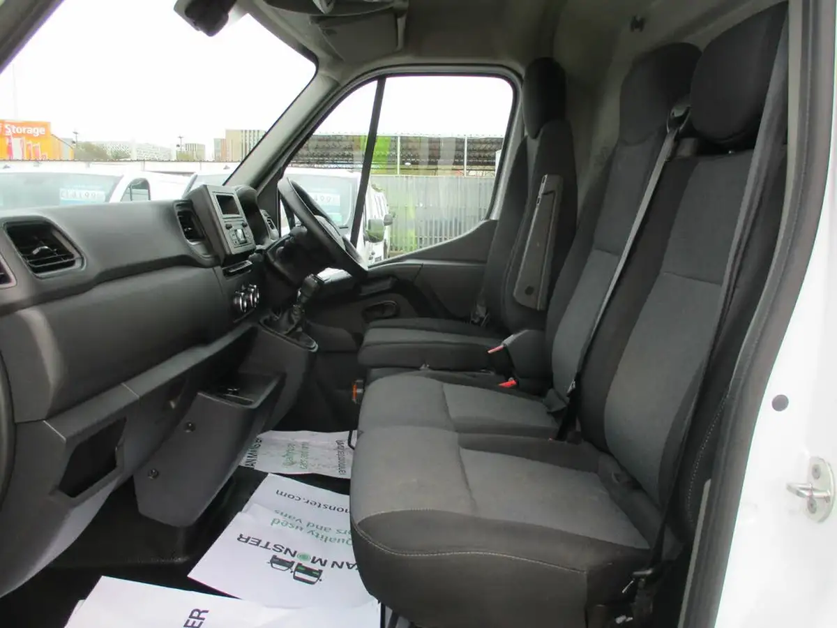 2022-renault-master-23dci-mm35-135-business-big-18