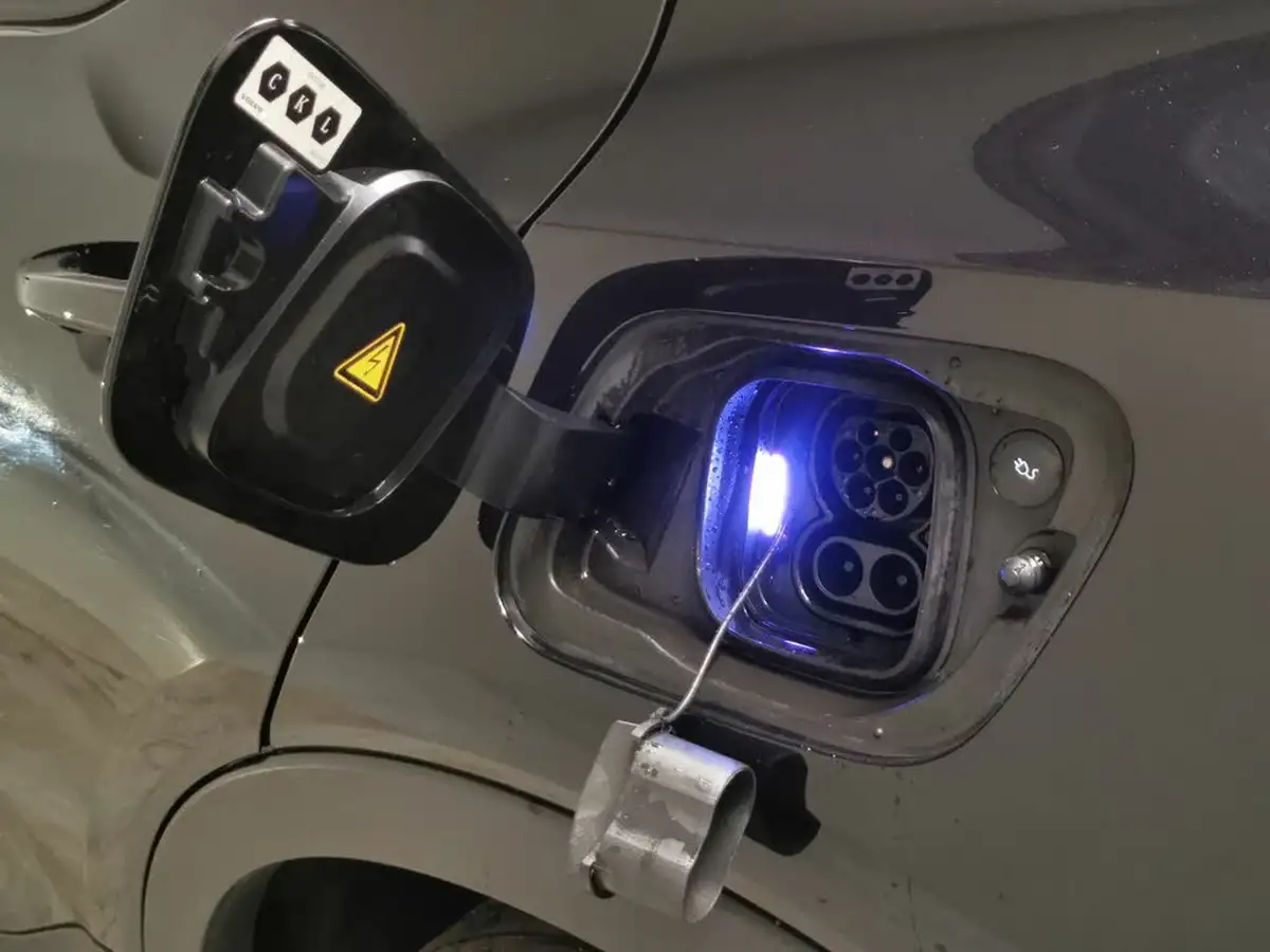 2021-volvo-xc40-e-twin-recharge-plus-big-25