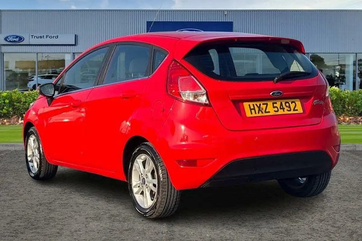 2015-ford-fiesta-125-zetec-5d-big-1