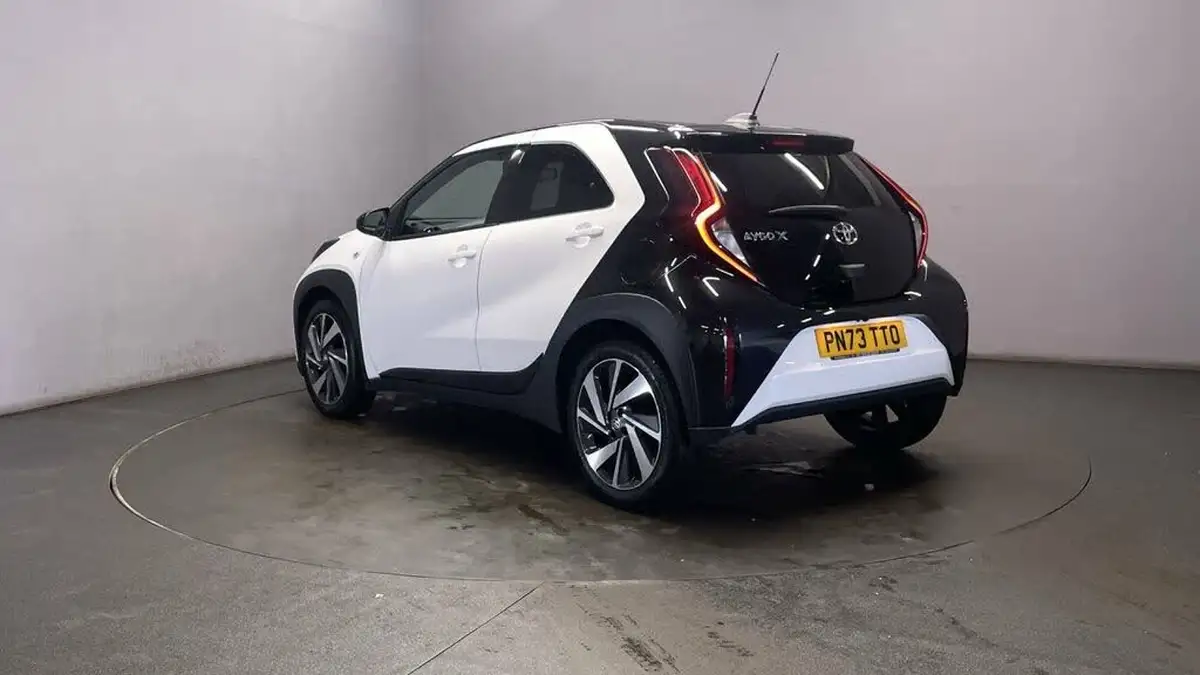 2023-toyota-aygo-x-10-vvt-i-edge-big-5