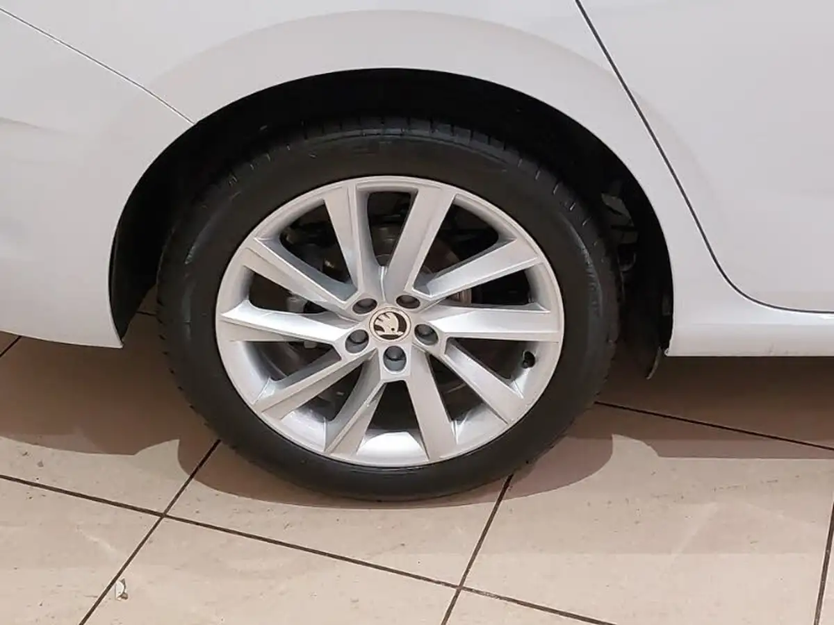 2024-skoda-scala-10-tsi-se-l-116ps-dsg-big-11