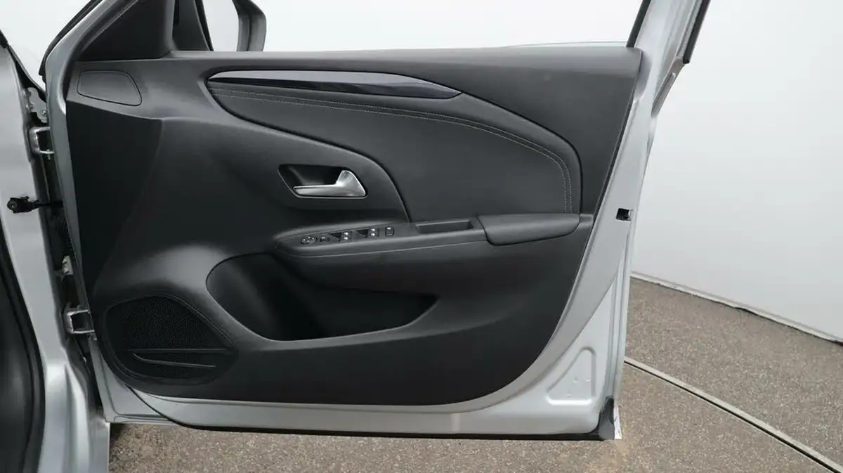 2022-vauxhall-corsa-12i-elite-edition-big-15