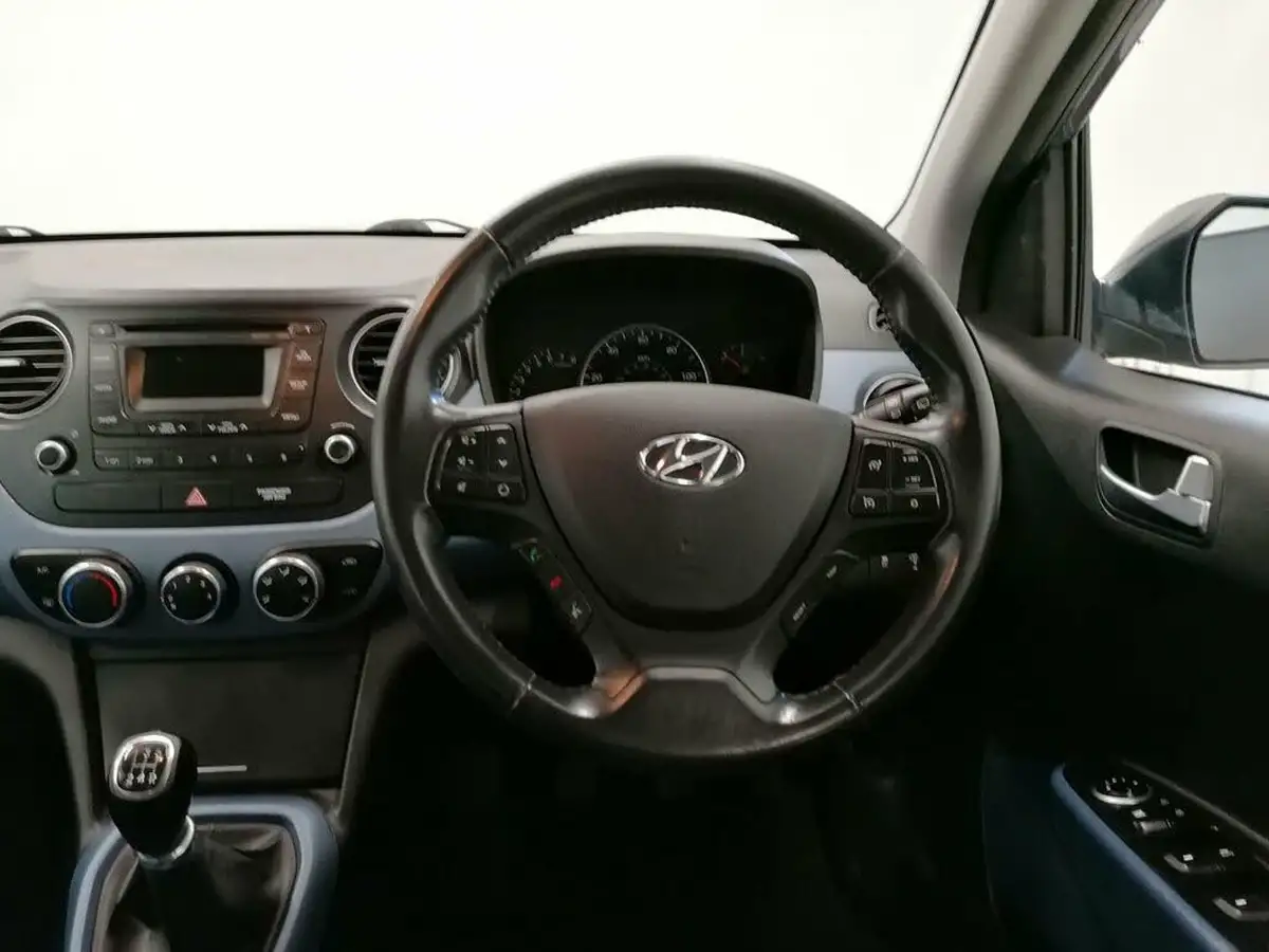 2014-hyundai-i10-10-premium-big-8