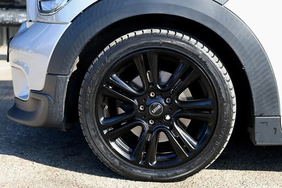 2014-mini-paceman-16-cooper-s-big-39