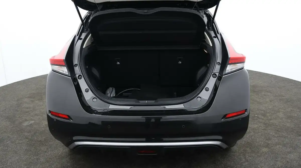2022-nissan-leaf-e-tekna-39kwh-big-16