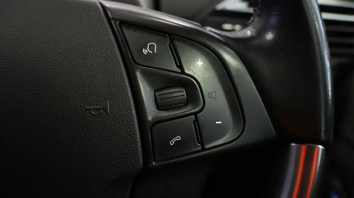 2018-citroen-c4-picasso-16bluehdi-flair-big-23