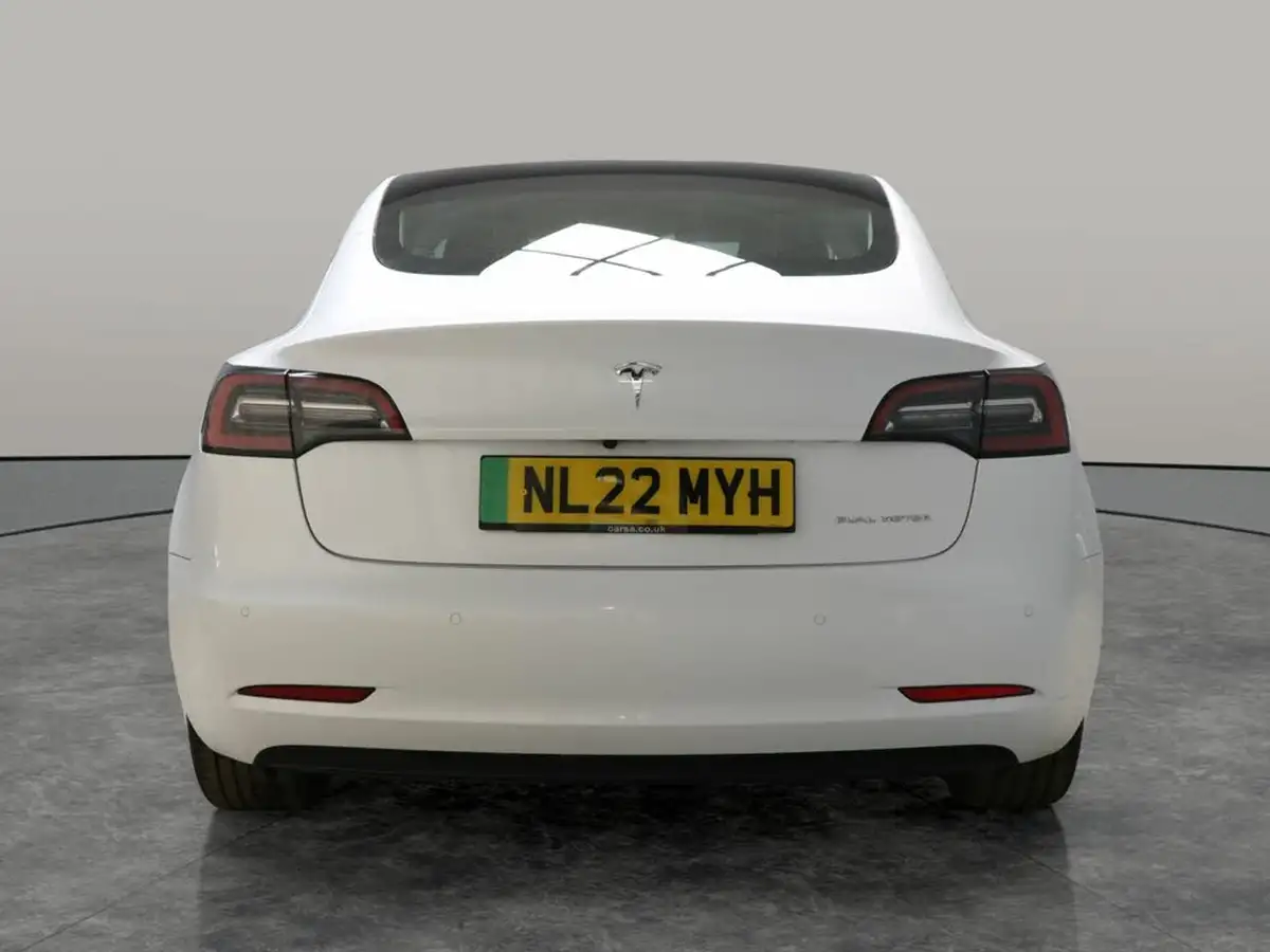 2022-tesla-model-3-e-long-range-big-10