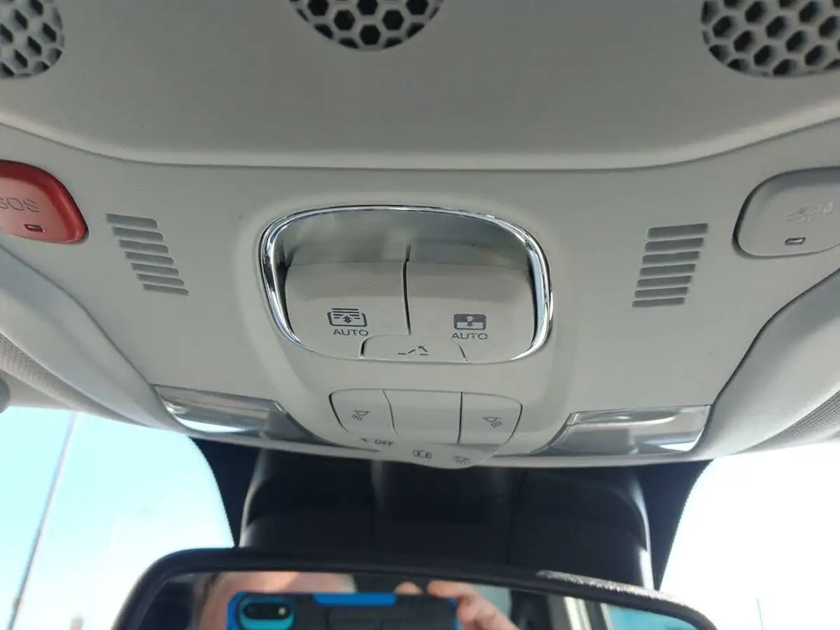 2022-jeep-renegade-10-gse-limited-big-30