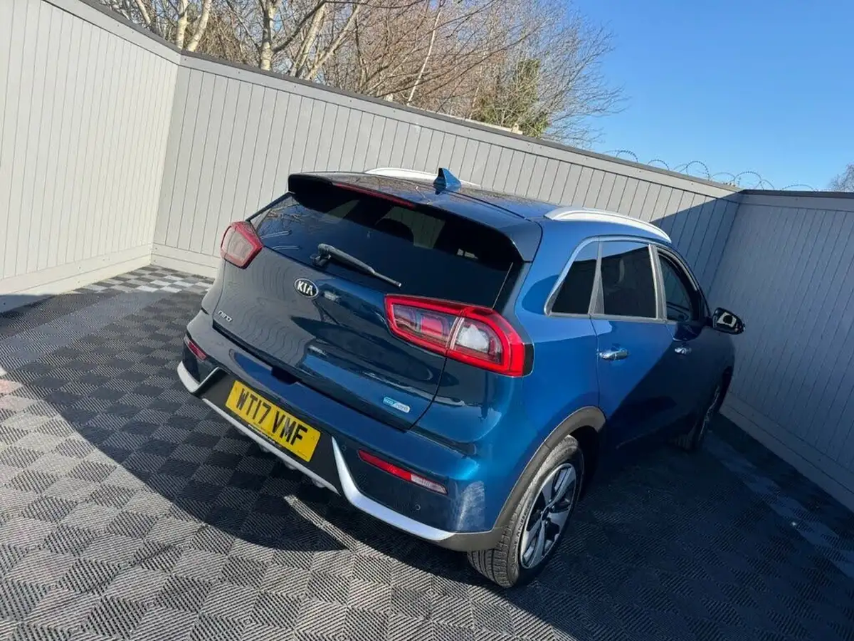 2017-kia-niro-16-gdi-2-156kwh-lithium-ion-big-9