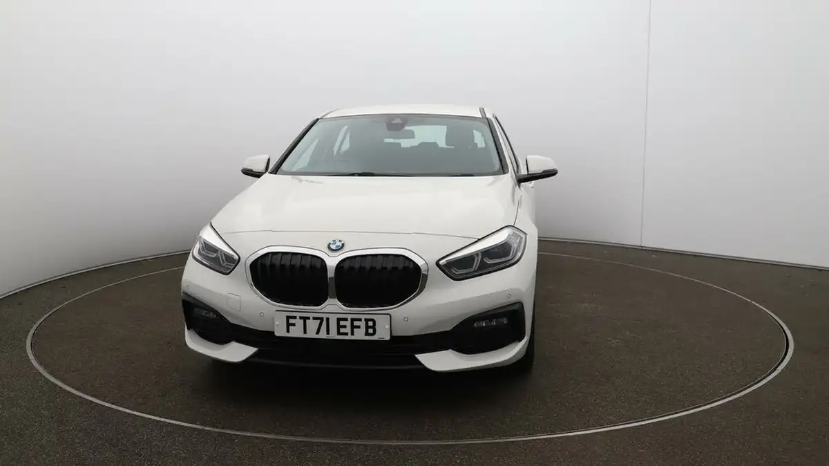 2022-bmw-1-series-15-118i-se-big-30