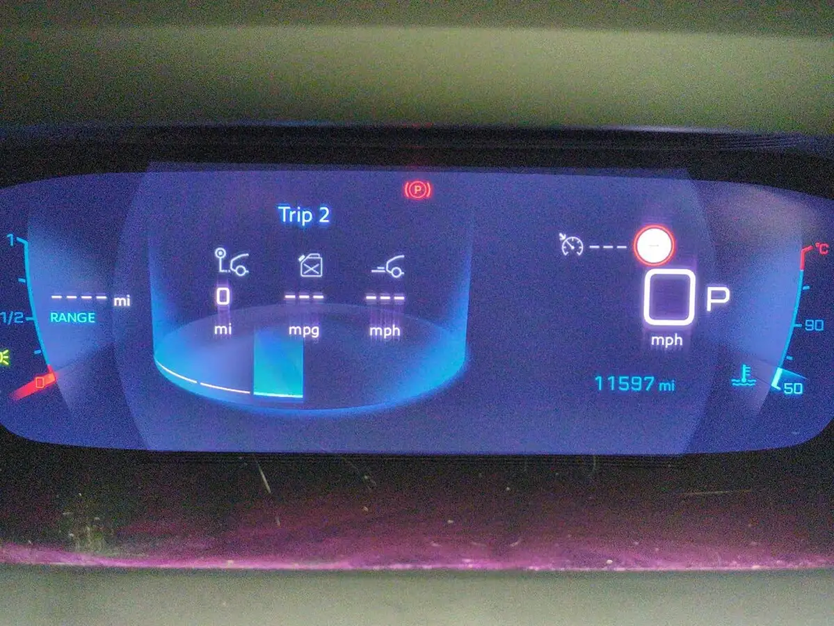 2023-peugeot-208-12-puretech-allure-premium-100ps-eat8-big-19