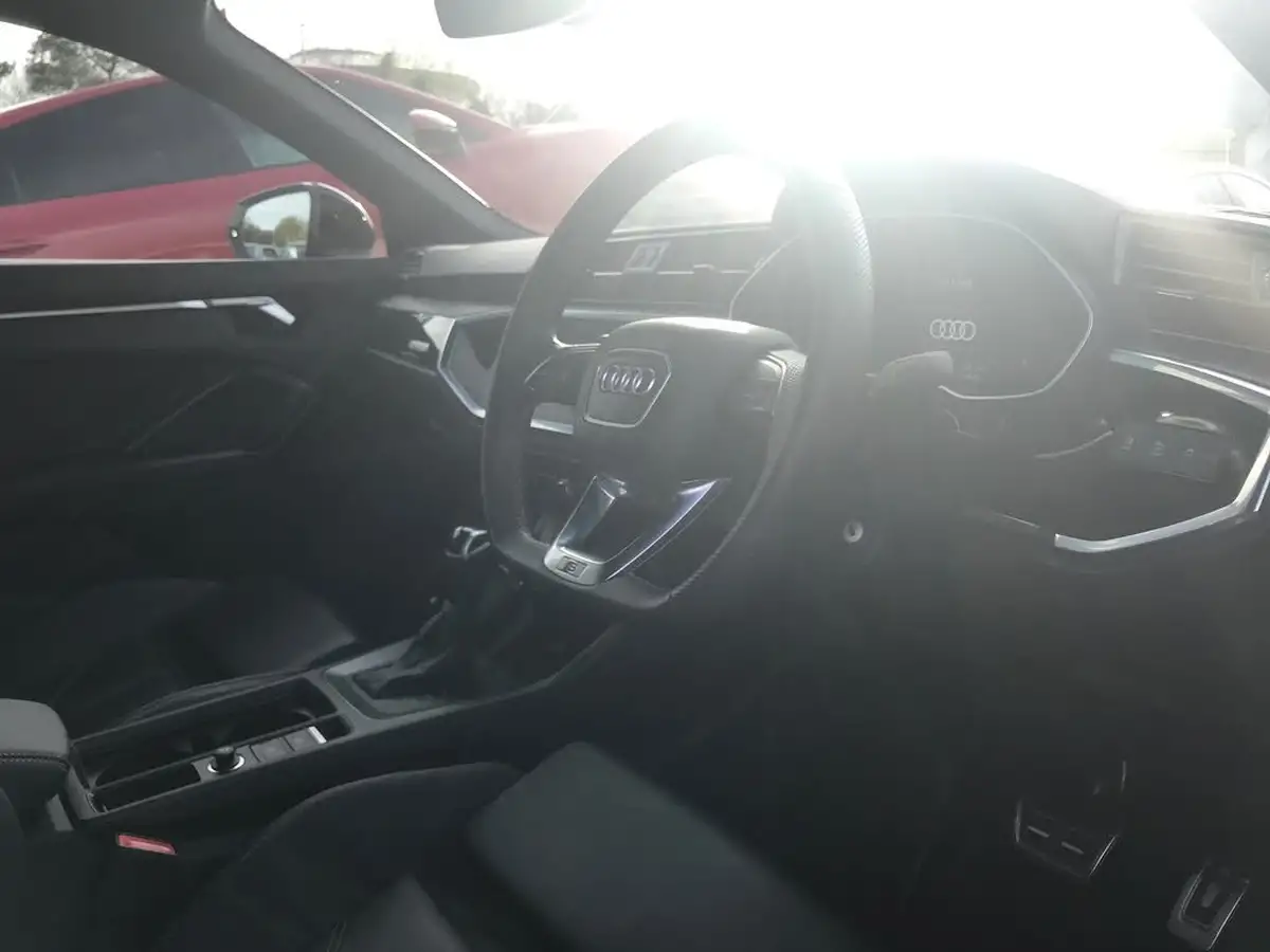 2024-audi-q3-15-35-tfsi-black-edition-sportback-s-tronic-big-2