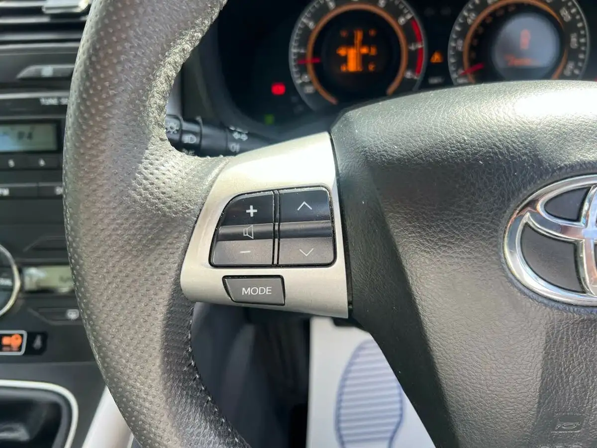 2010-toyota-auris-133-vvt-i-tr-5d-big-14