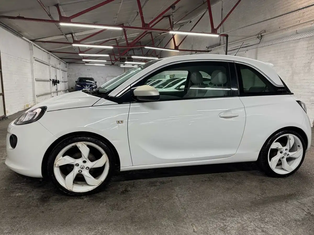 2014-vauxhall-adam-14-white-edition-big-38