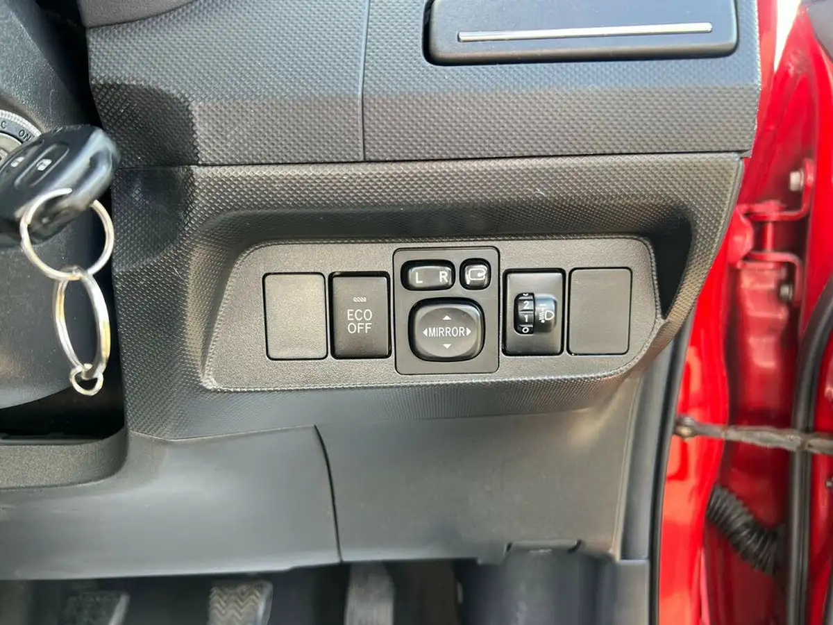 2010-toyota-auris-133-vvt-i-tr-5d-big-18