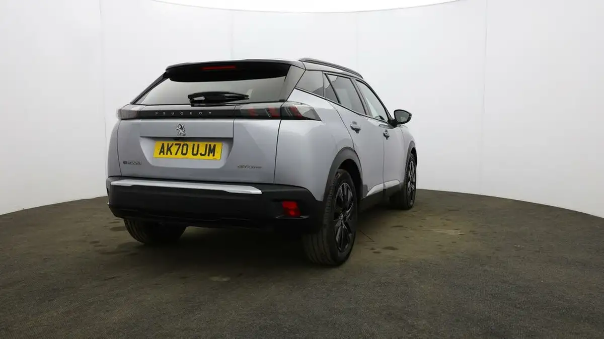 2020-peugeot-2008-suv-e-gt-big-54