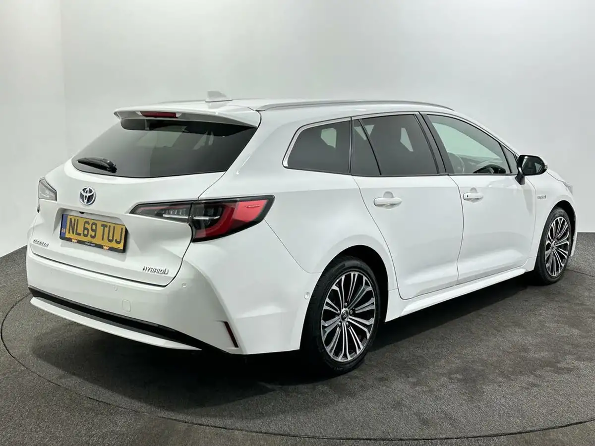 2019-toyota-corolla-18-vvt-i-excel-trk-touring-sports-big-6