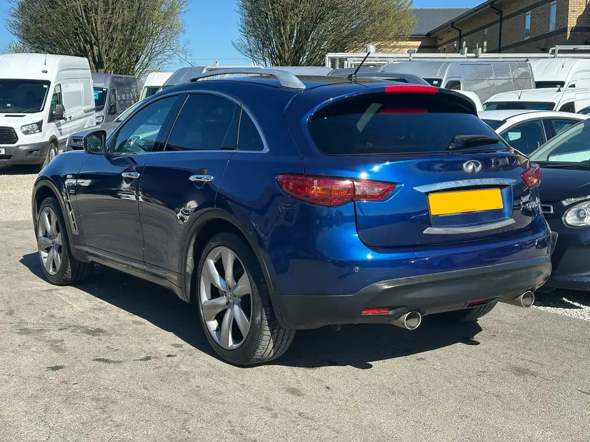 2015-infiniti-qx70-30td-s-premium-237ps-big-4