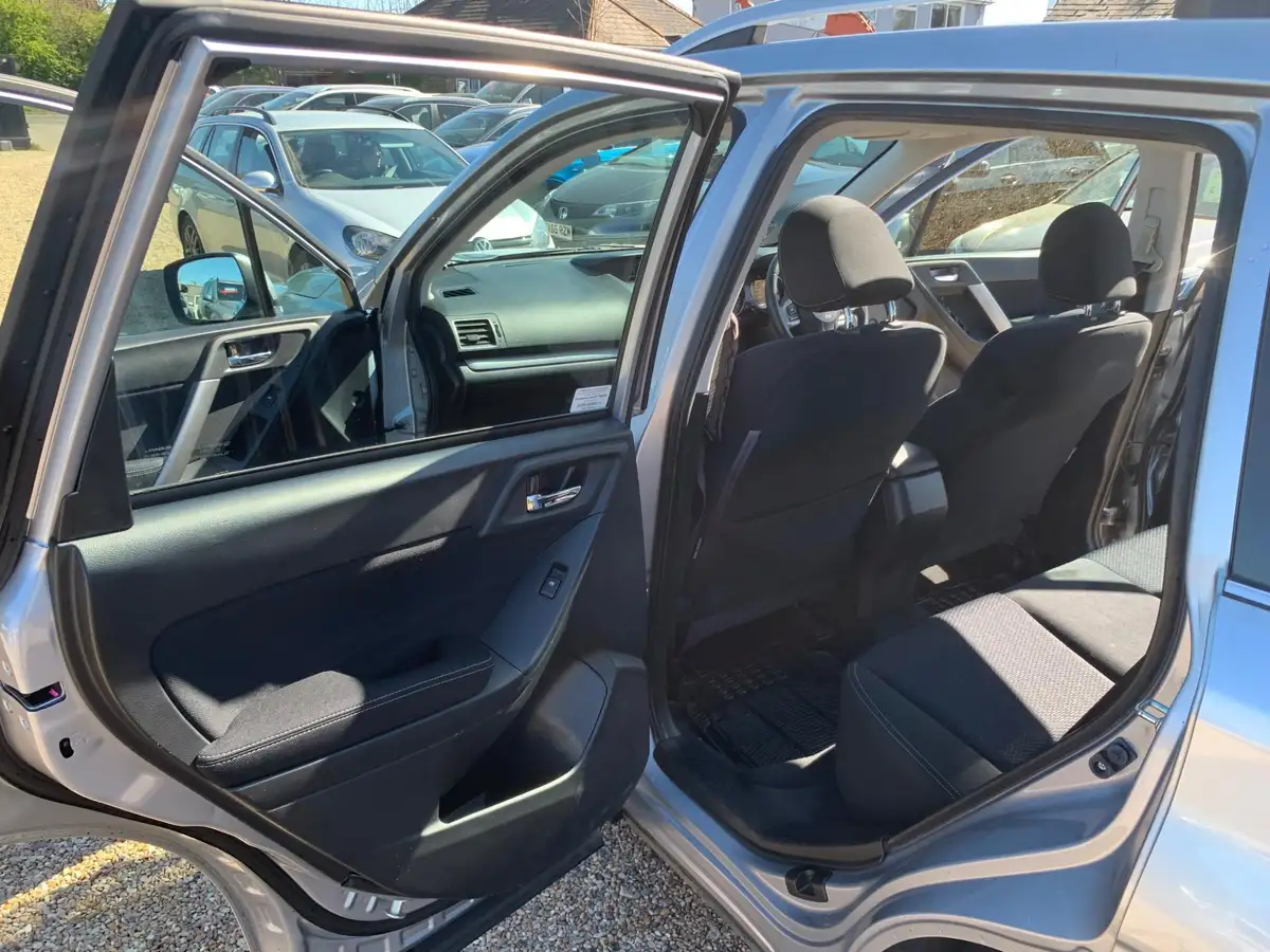 2015-subaru-forester-20-xe-150ps-1995cc-lineartronic-big-35