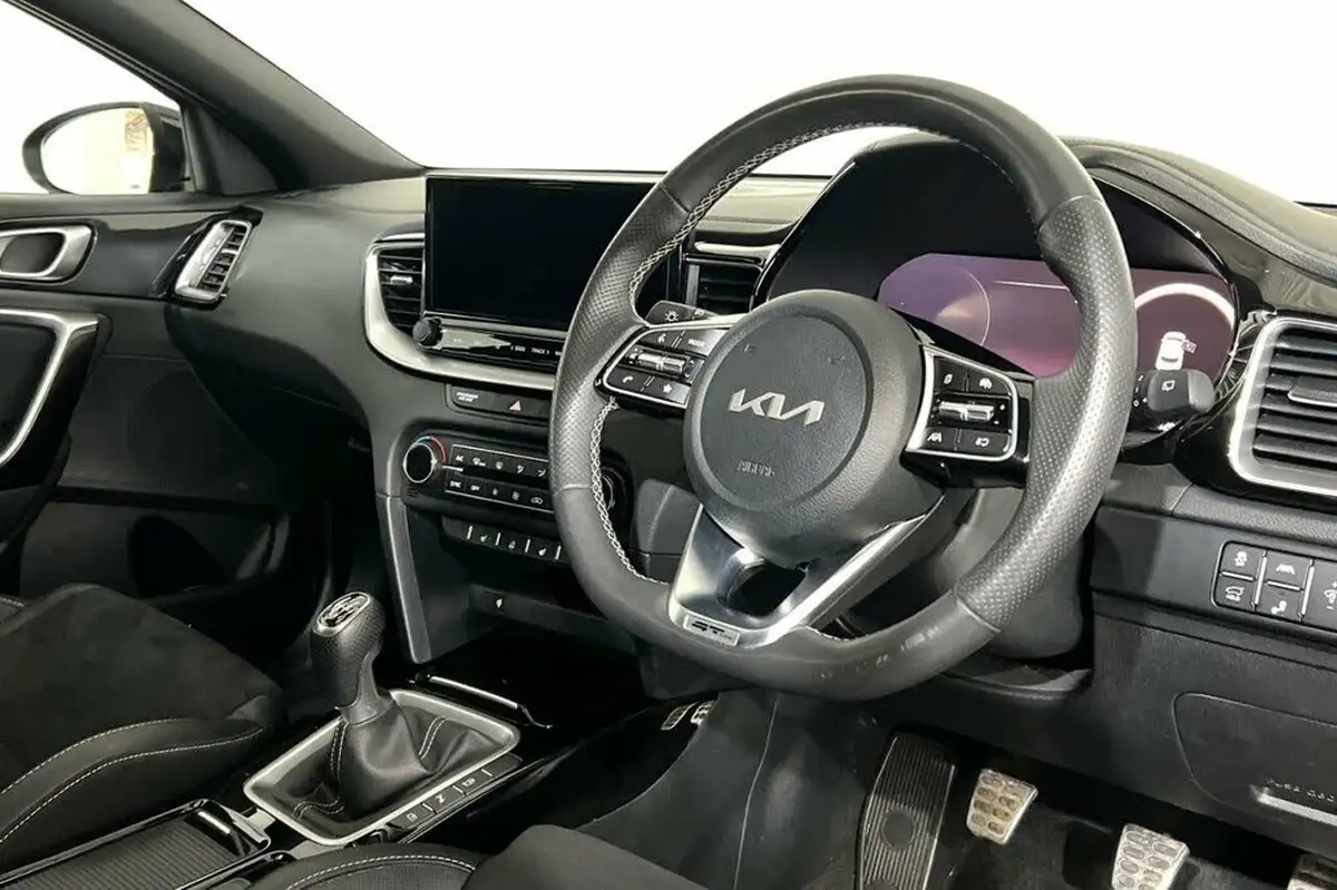 2023-kia-xceed-15-t-gdi-gt-line-s-158bhp-big-6