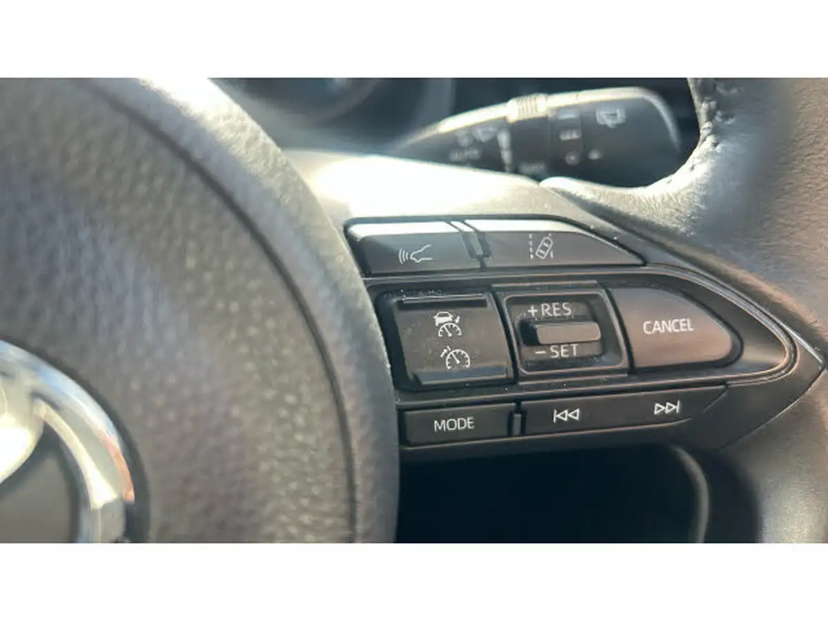 2023-toyota-yaris-cross-15-vvt-i-icon-big-35