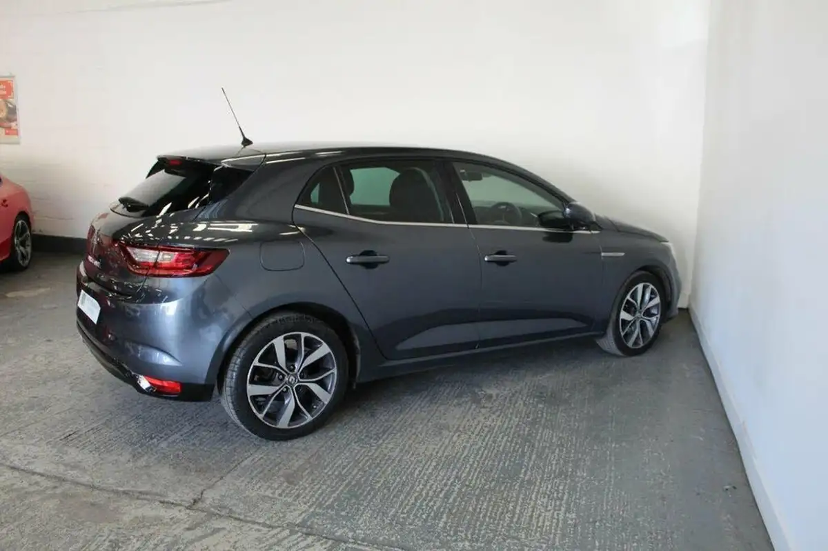 2017-renault-megane-16dci-dynamique-s-nav-hatchback-big-7