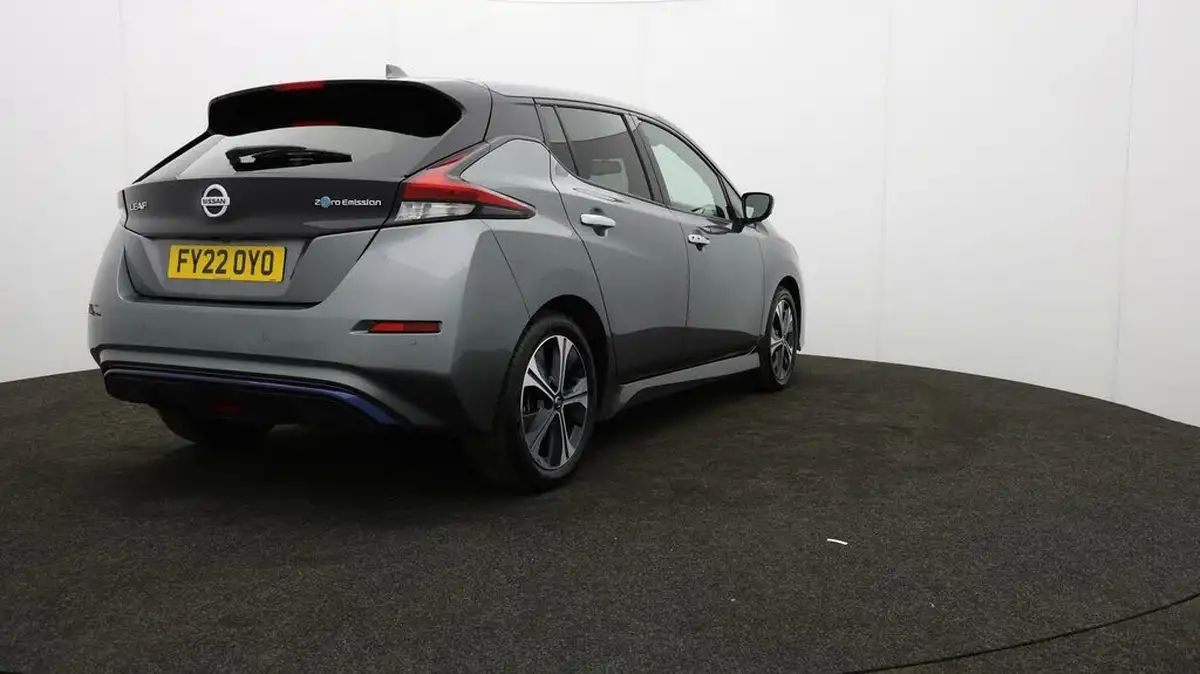 2022-nissan-leaf-e-tekna-big-75