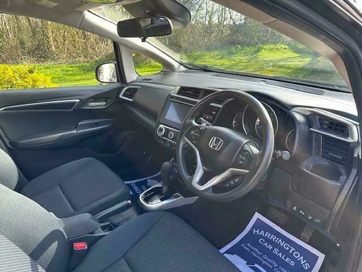 2018-honda-jazz-13-i-vtec-se-cvt-big-11