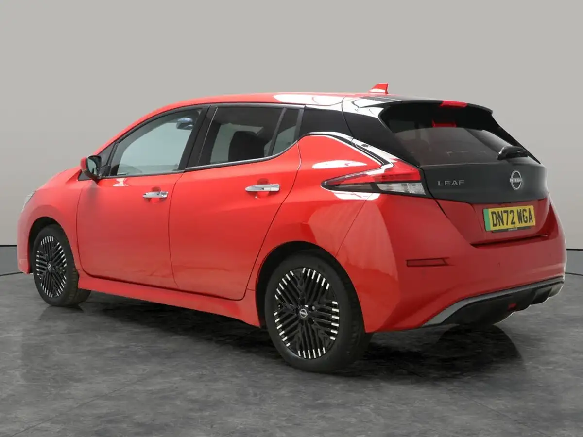 2022-nissan-leaf-e-tekna-39kwh-big-14