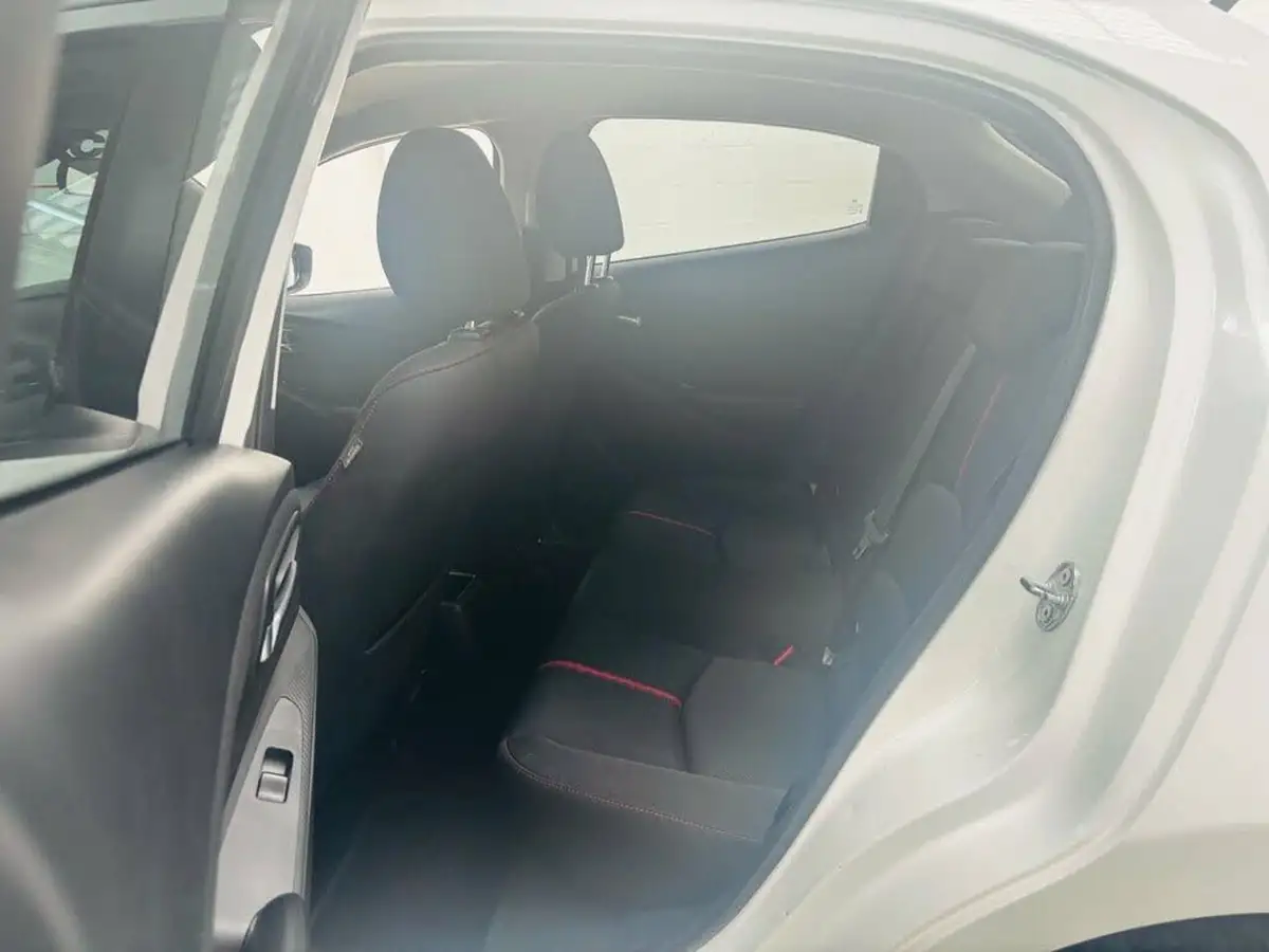 2016-mazda-mazda2-15-sport-big-20
