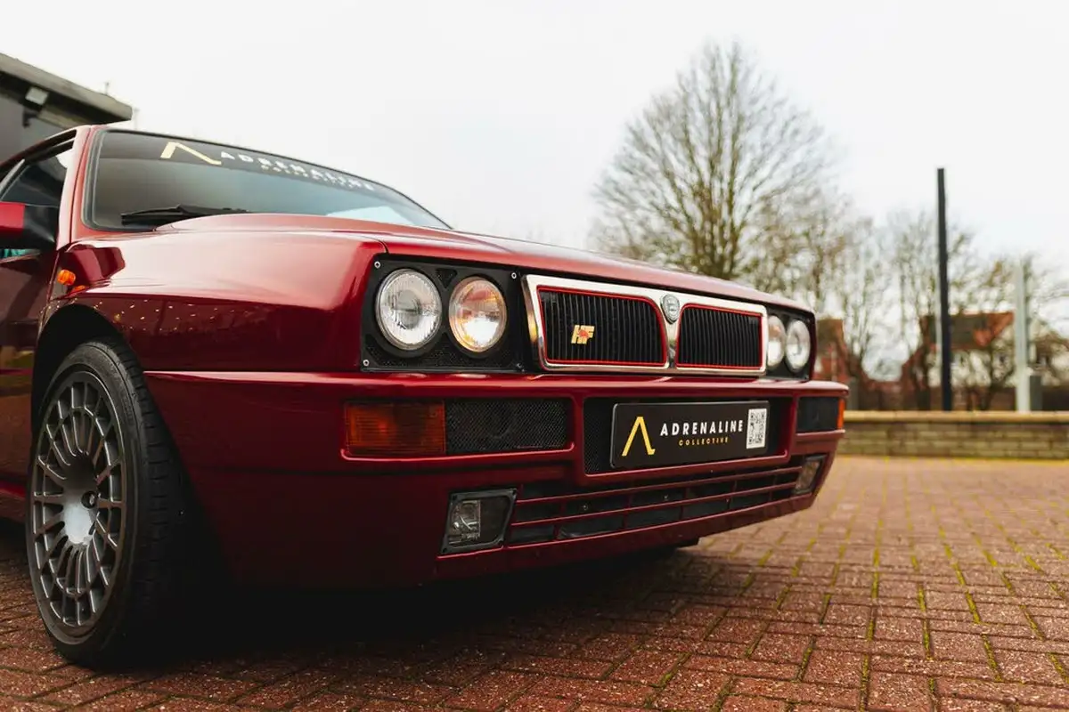 1993-lancia-delta-20-hf-integrale-big-17