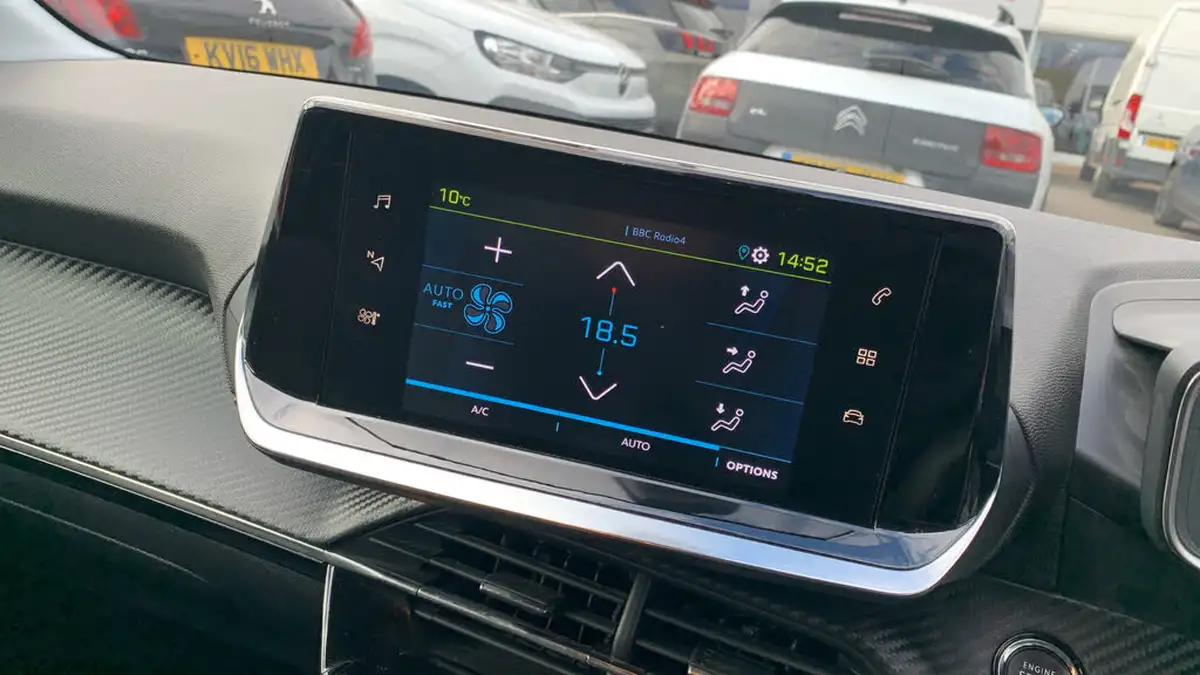 2021-peugeot-208-e-allure-premium-50kwh-big-28