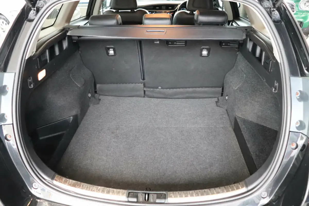2015-toyota-auris-18-vvt-i-hsd-excel-estate-cvt-big-60