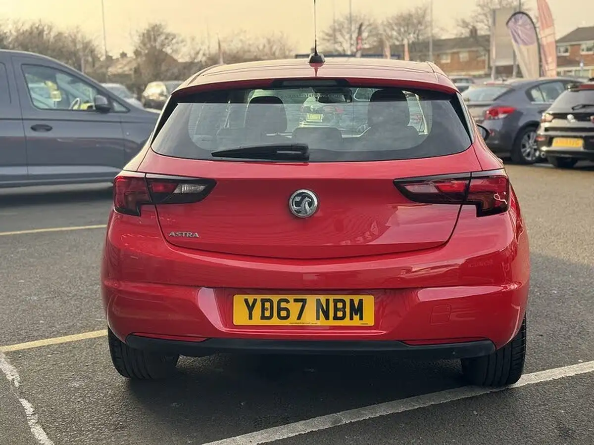 2017-vauxhall-astra-14i-sri-hatchback-big-22