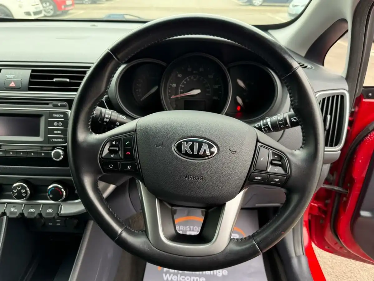 2015-kia-rio-125-sr7-5d-big-26