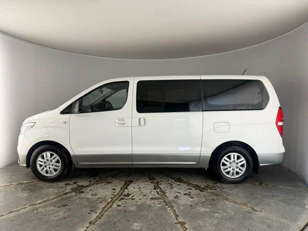 2019-hyundai-i800-25crdi-se-136ps-big-2