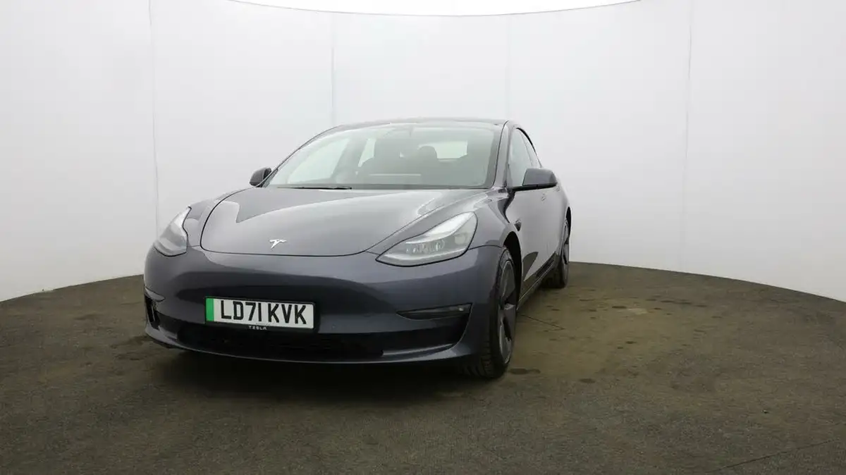 2021-tesla-model-3-e-long-range-awd-big-39