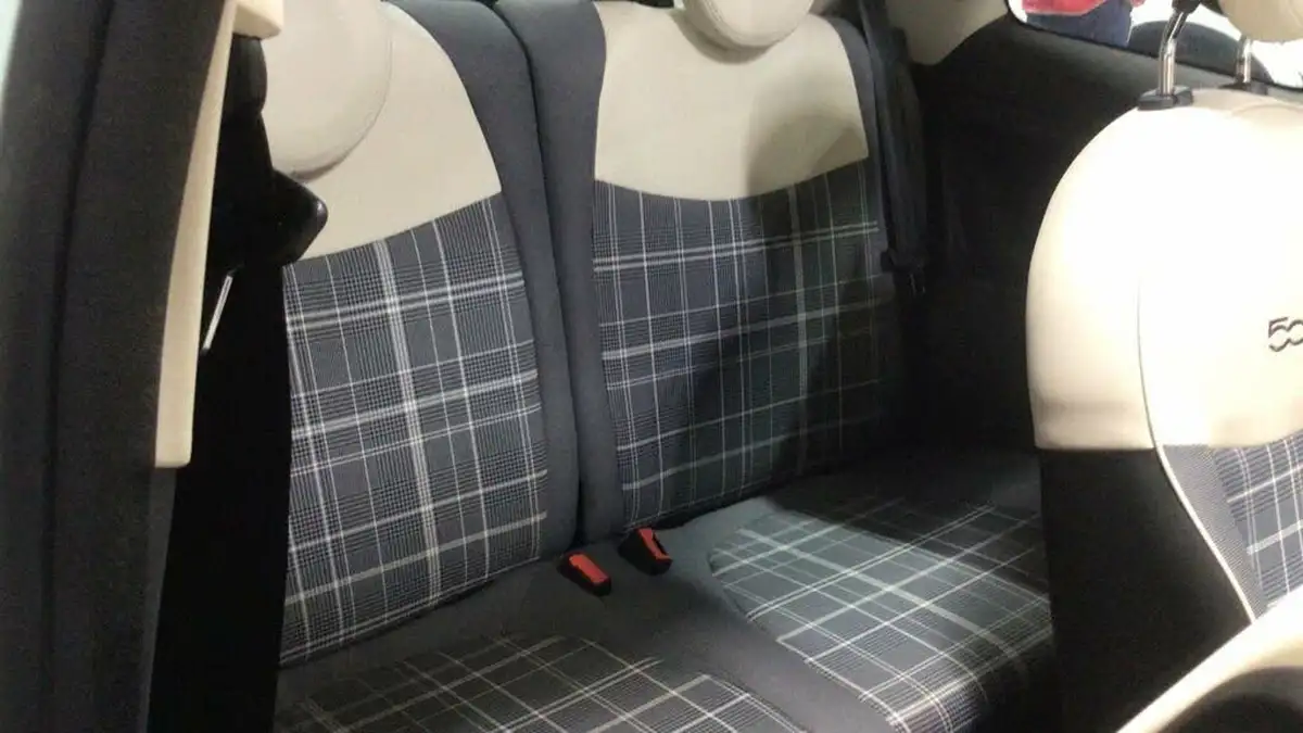 2016-fiat-500c-09-lounge-85bhp-big-12