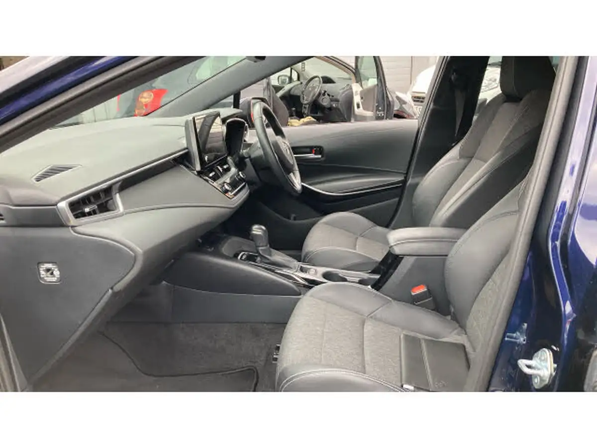 2022-toyota-corolla-18-vvt-i-design-120bhp-trk-hatchback-5d-big-9