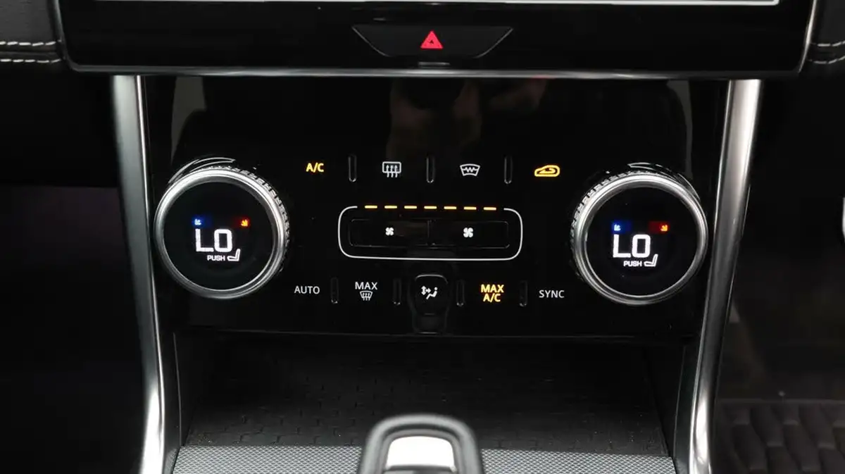2021-jaguar-xe-20-d200-r-dynamic-se-big-12