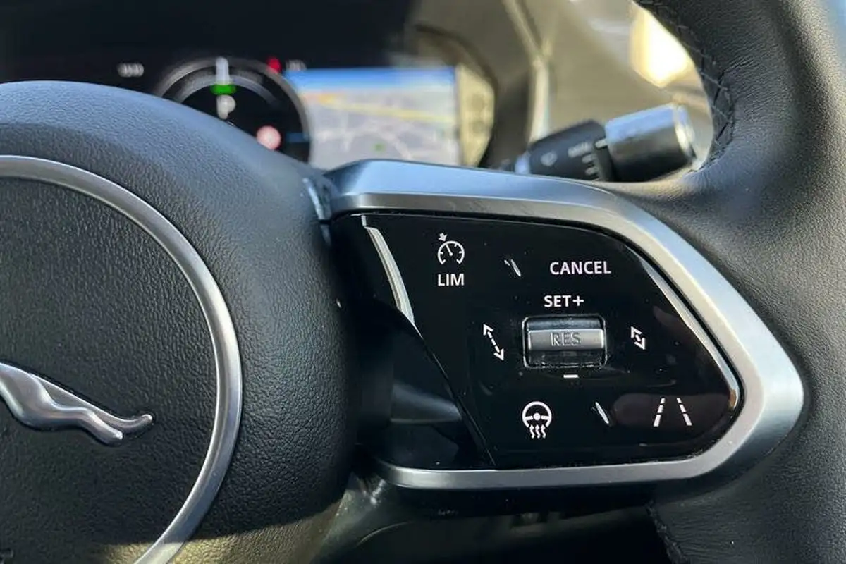 2019-jaguar-i-pace-ev400-se-big-21