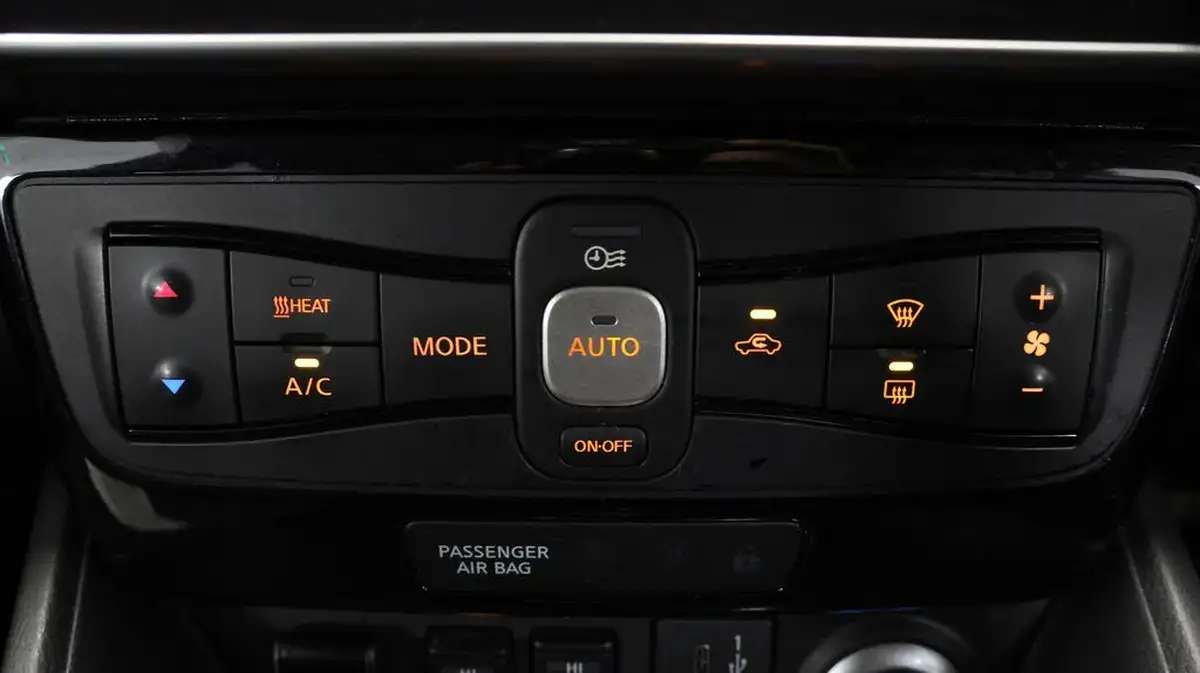 2021-nissan-leaf-e-e-n-connecta-big-11