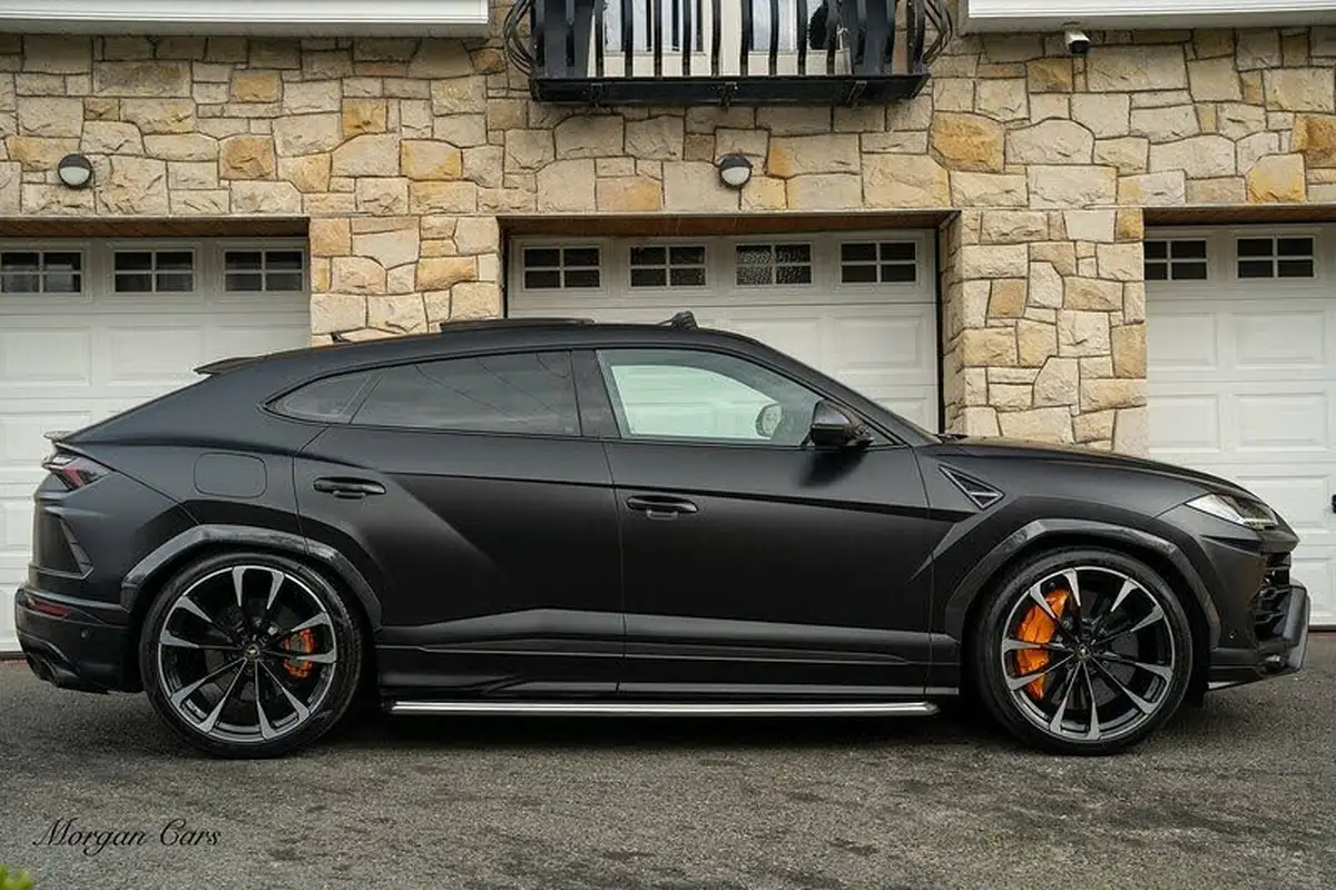 2020-lamborghini-urus-40-no-trim-big-3