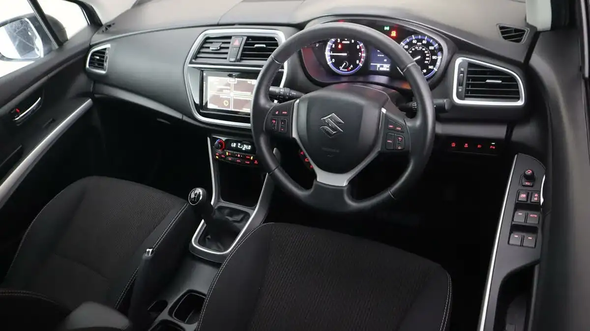 2019-suzuki-s-cross-10-boosterjet-sz-t-110ps-988cc-big-9